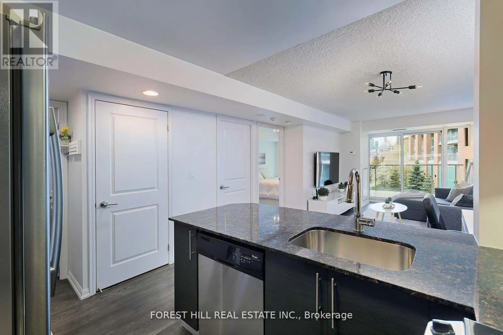 303 - 125 WESTERN BATTERY ROAD