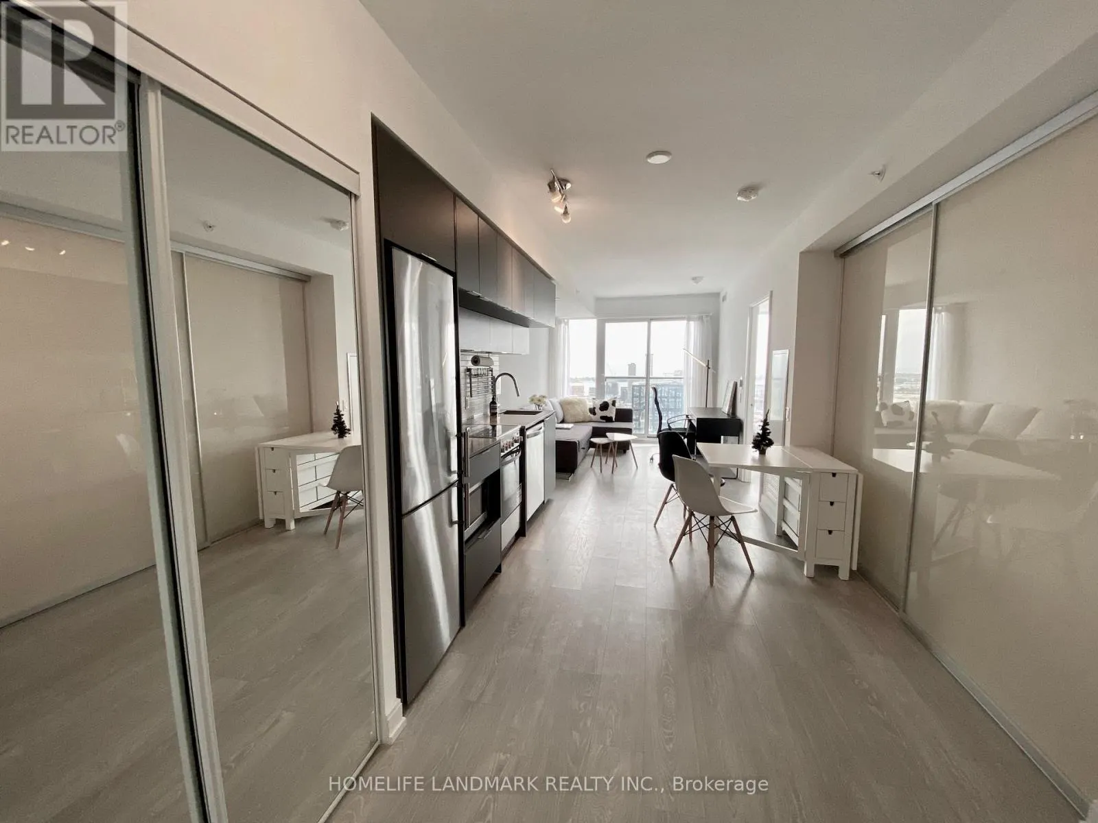 4206 - 181 DUNDAS STREET E