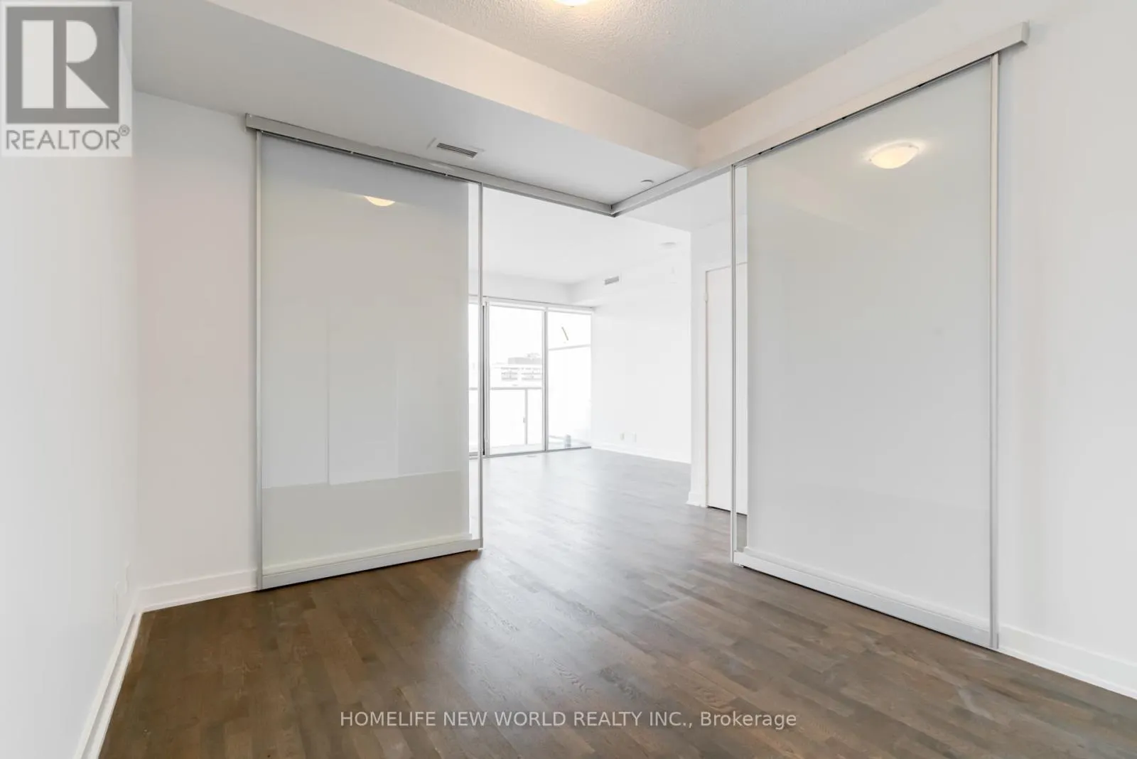 1805 - 1815 YONGE STREET