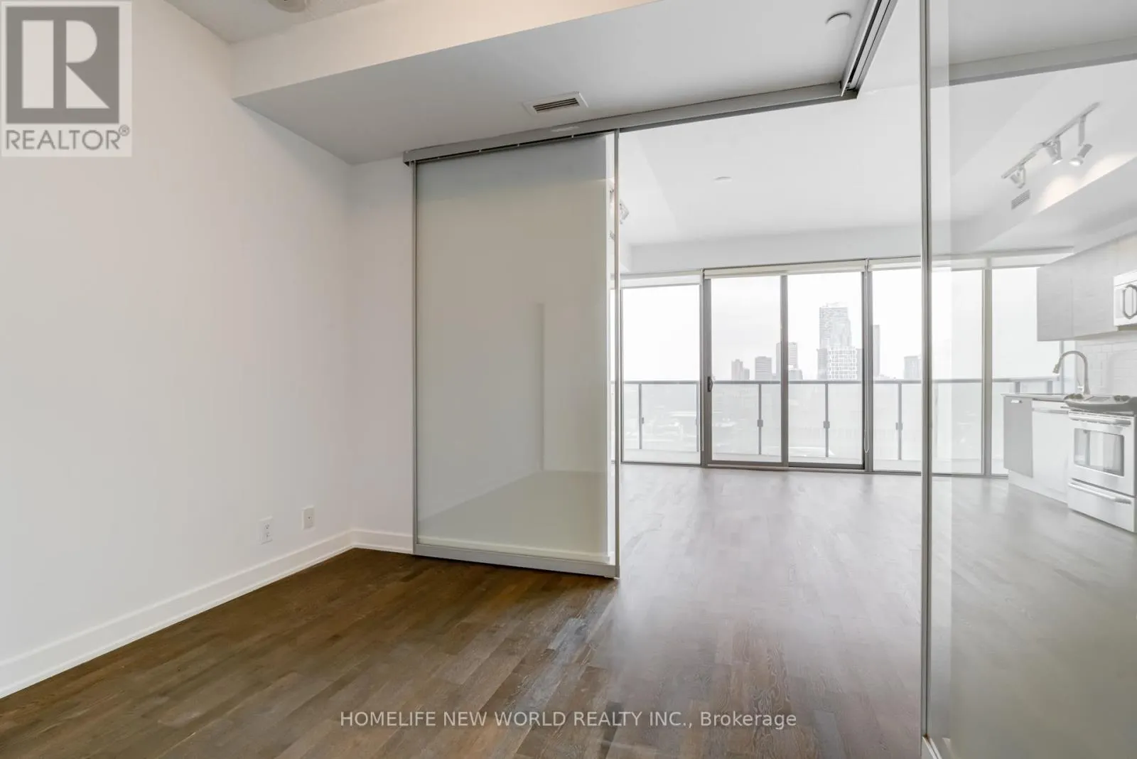 1805 - 1815 YONGE STREET