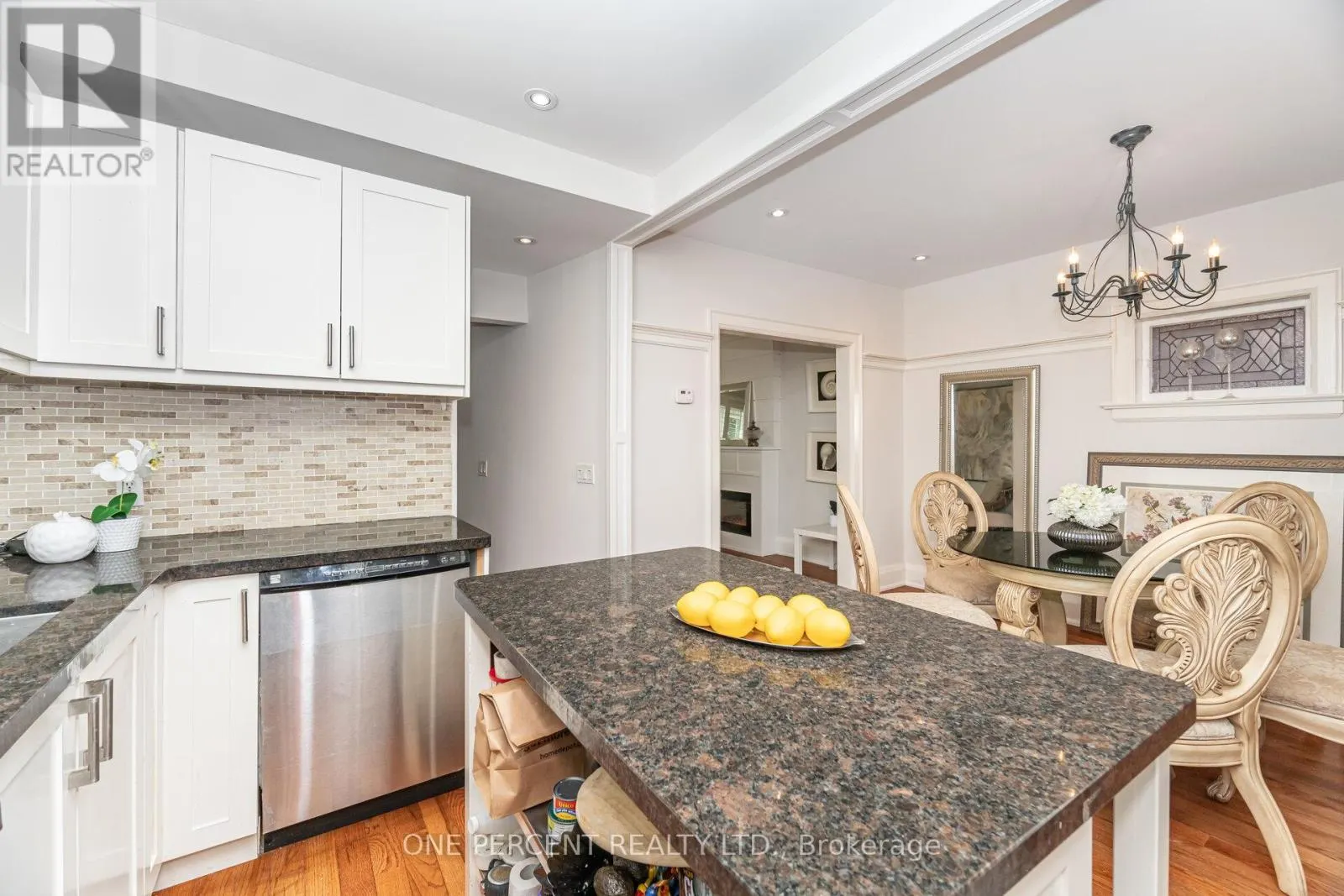 226 BROADWAY AVENUE