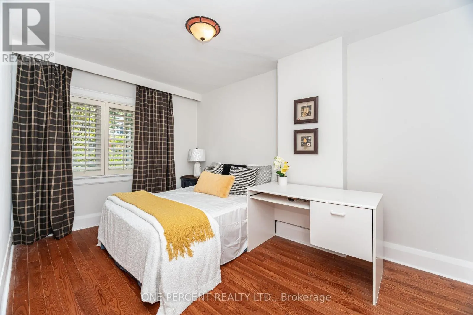 226 BROADWAY AVENUE