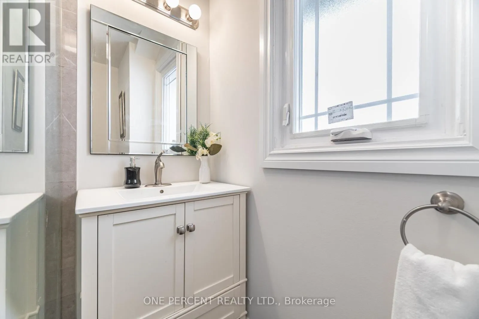 226 BROADWAY AVENUE