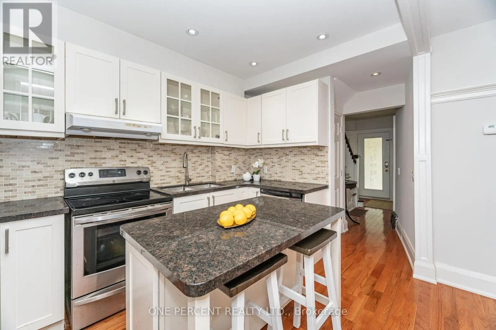 226 BROADWAY AVENUE