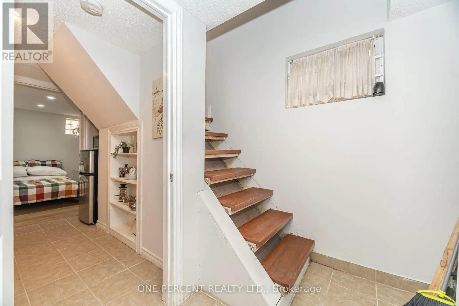 226 BROADWAY AVENUE