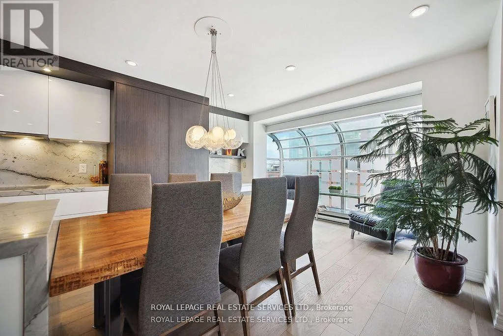 601 - 480 QUEENS QUAY W