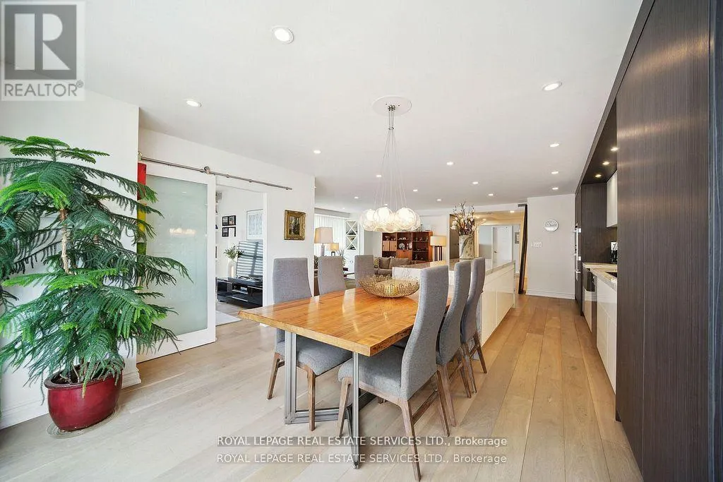 601 - 480 QUEENS QUAY W