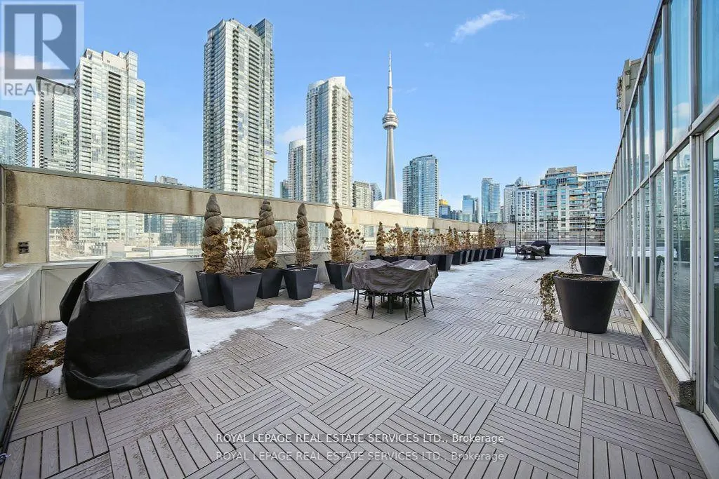 601 - 480 QUEENS QUAY W