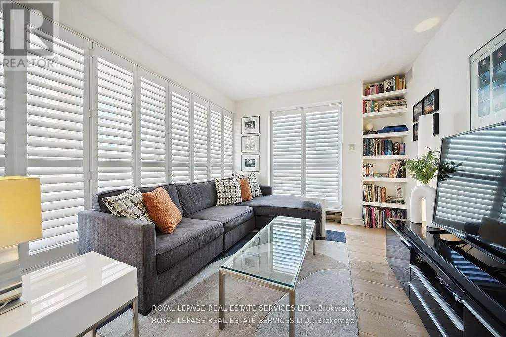 601 - 480 QUEENS QUAY W