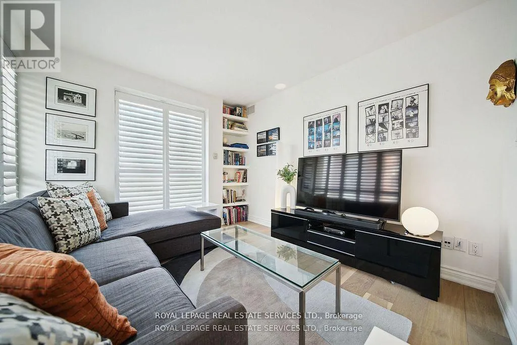 601 - 480 QUEENS QUAY W
