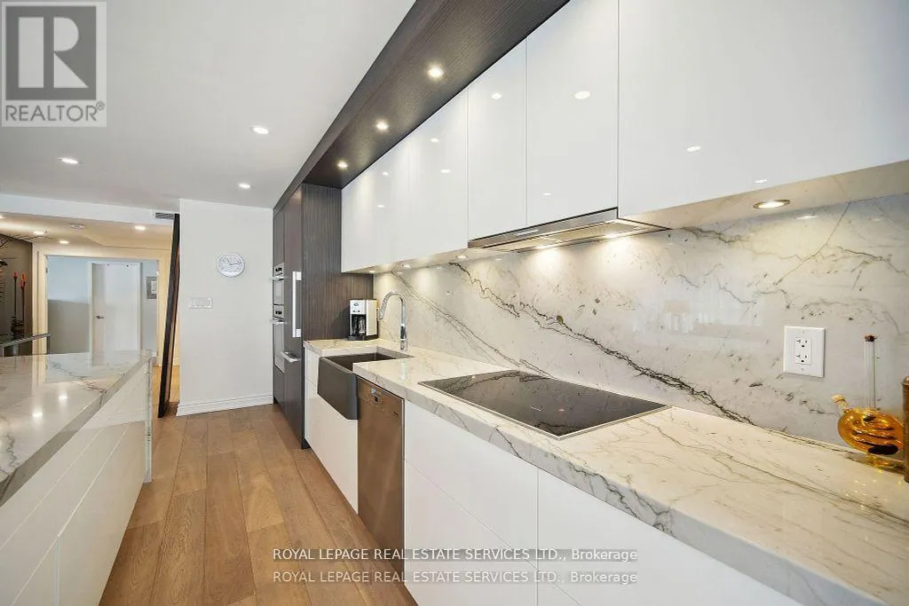 601 - 480 QUEENS QUAY W