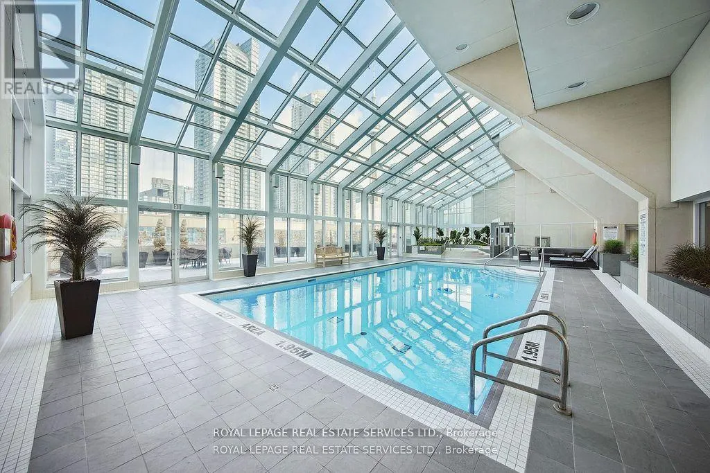 601 - 480 QUEENS QUAY W