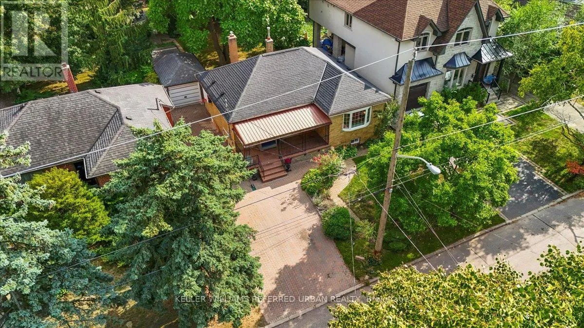 371 HOUNSLOW AVENUE