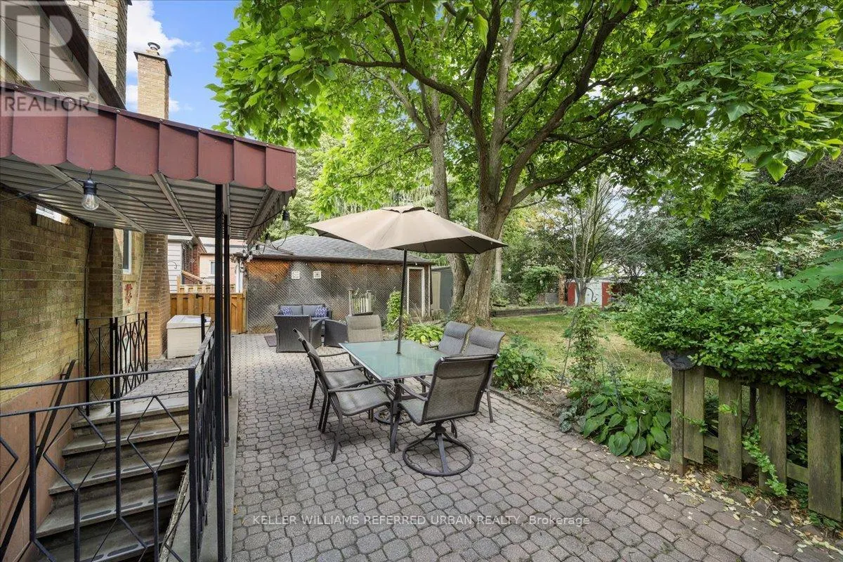 371 HOUNSLOW AVENUE