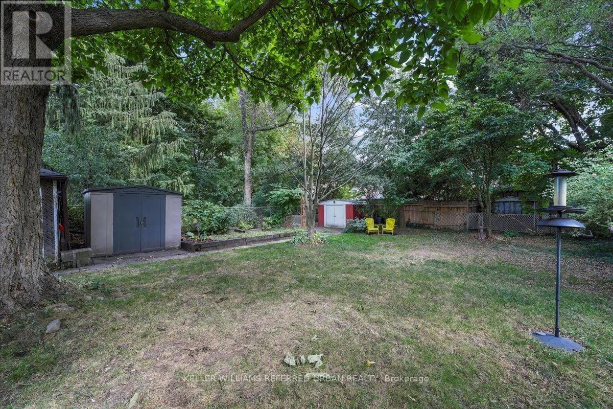 371 HOUNSLOW AVENUE