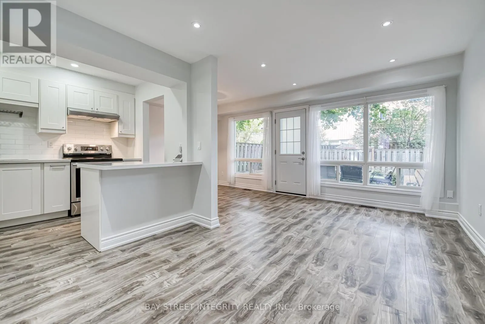 72 ELSA VINE WAY