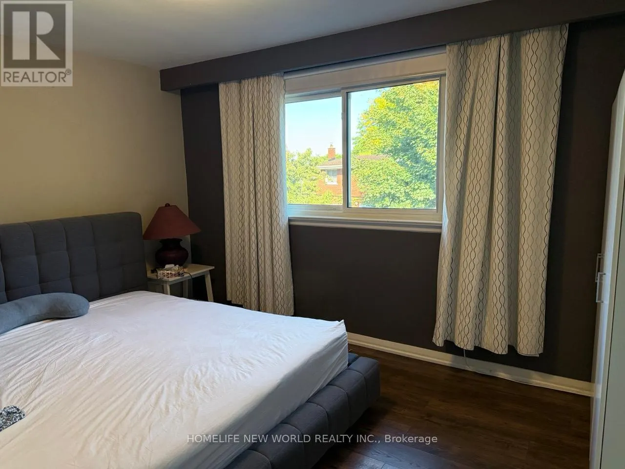 1-BEDROOM FACING BACKYARD - 30 CASTLEGROVE BOULEVARD