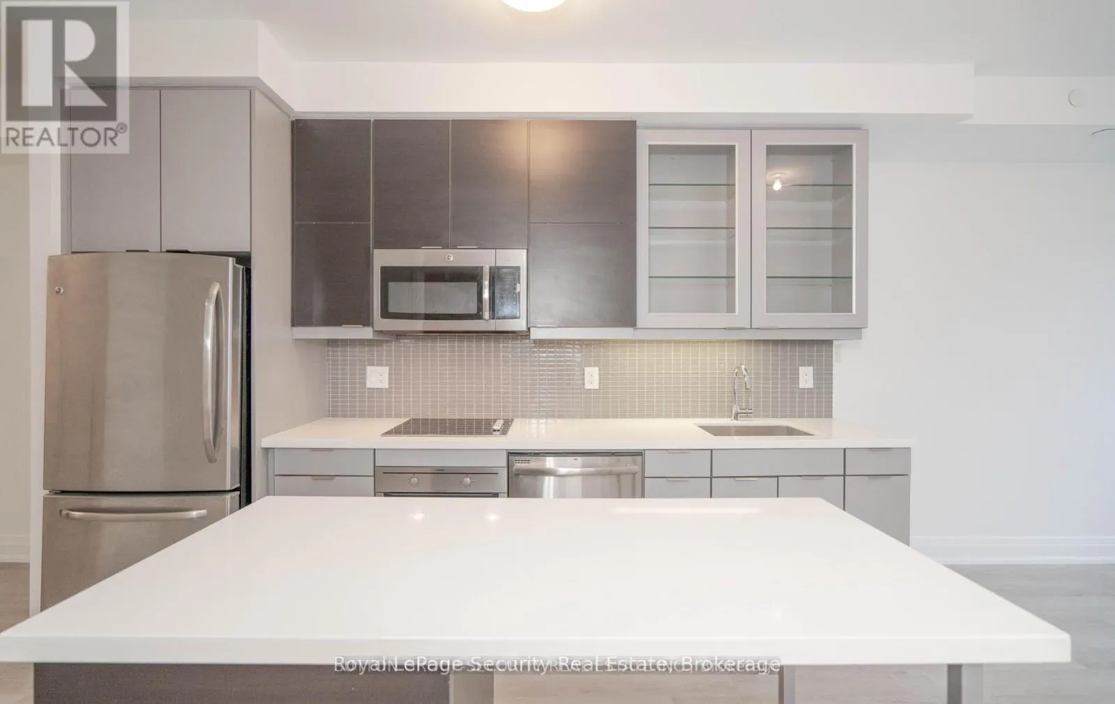 328 - 399 SPRING GARDEN AVENUE