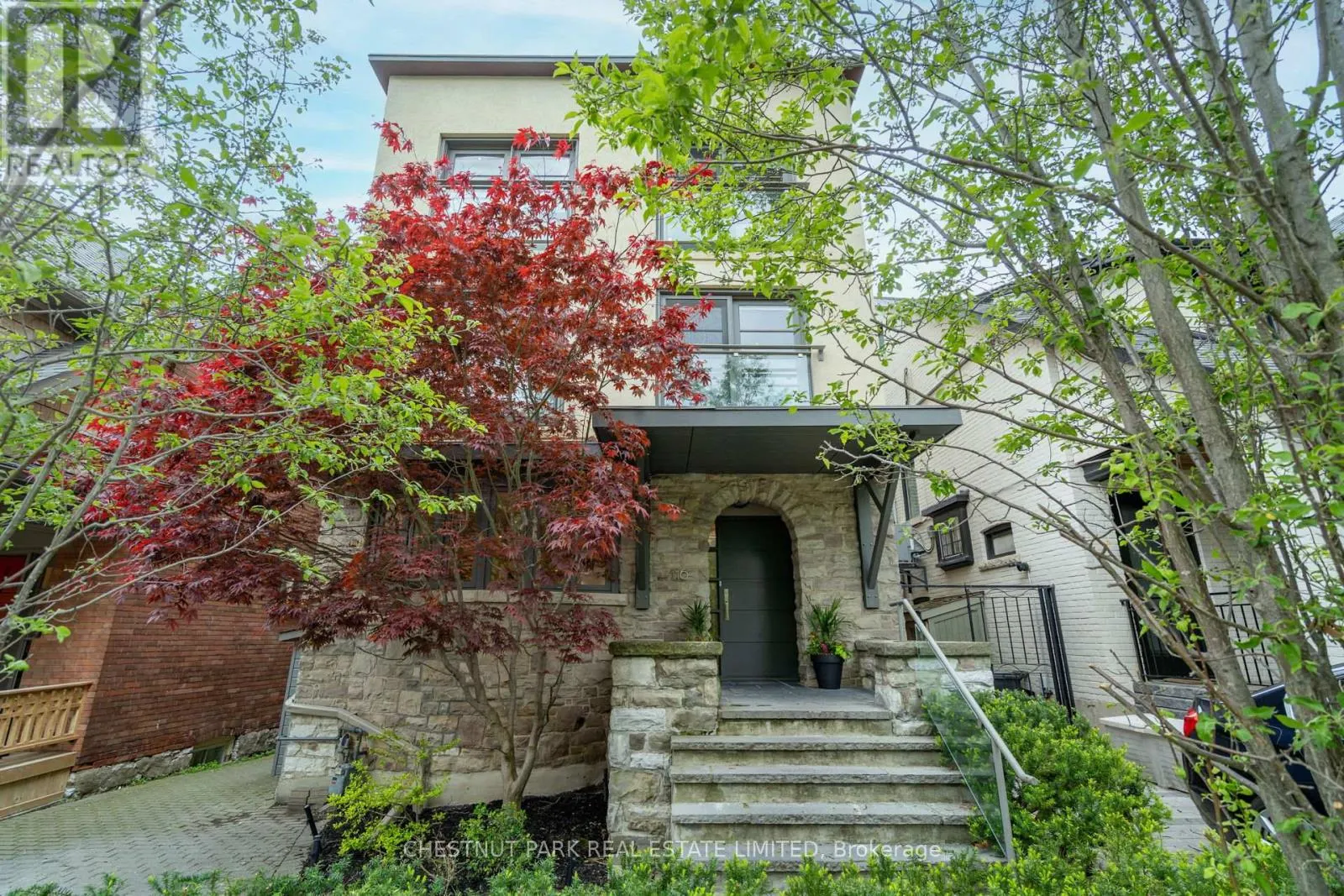 16 INGLEWOOD DRIVE