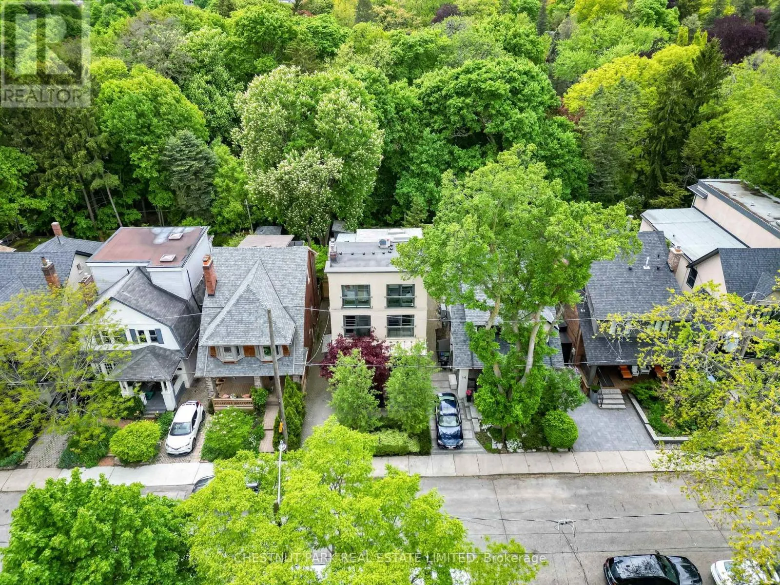16 INGLEWOOD DRIVE