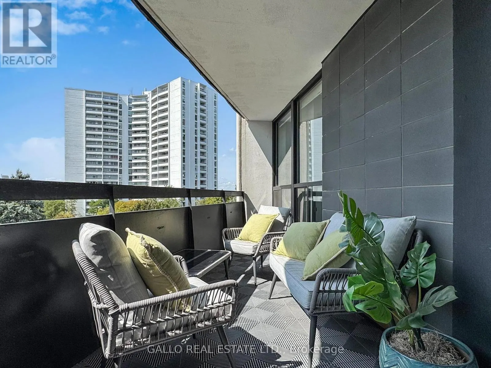 404 - 75 GRAYDON HALL DRIVE