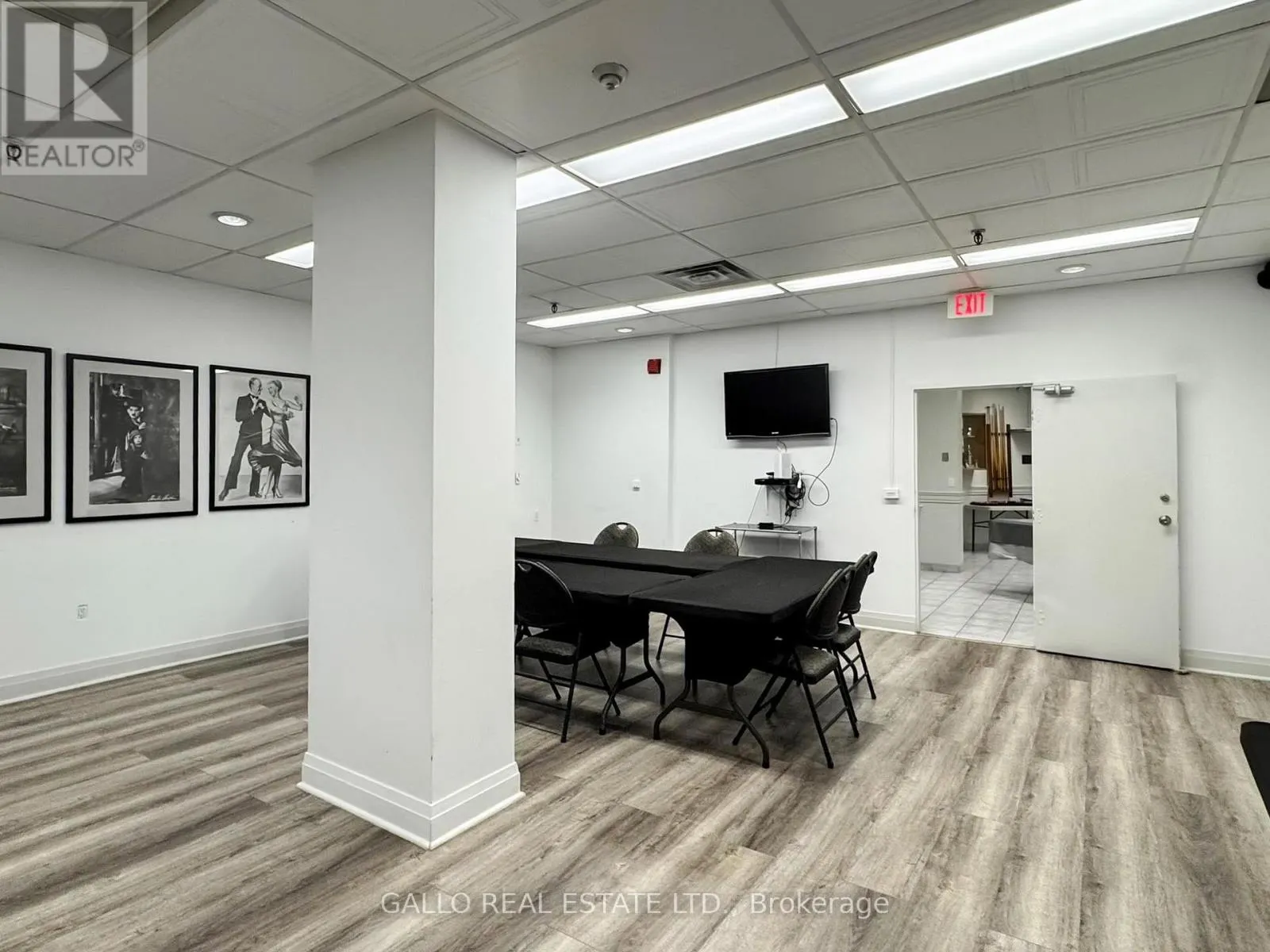 404 - 75 GRAYDON HALL DRIVE