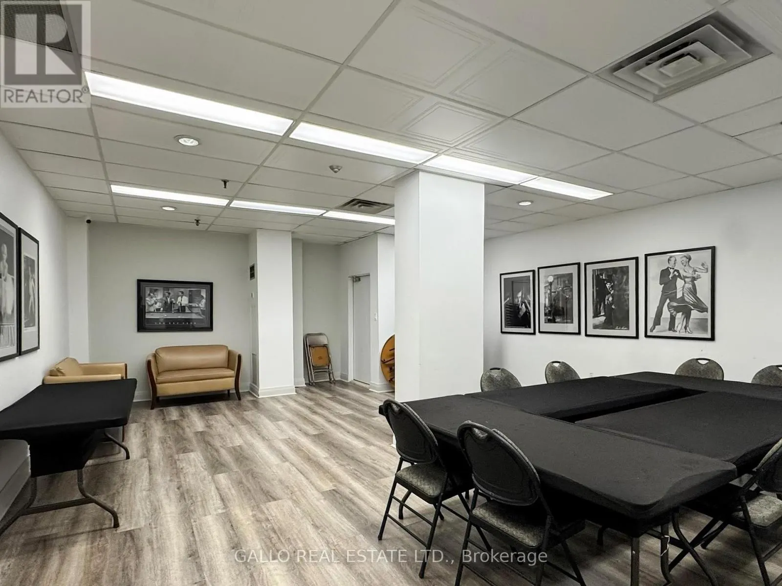 404 - 75 GRAYDON HALL DRIVE