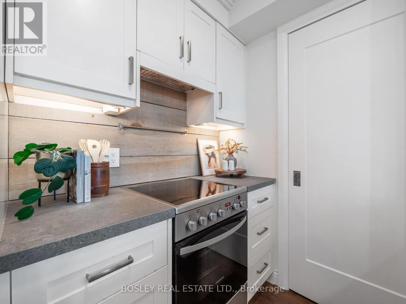 903 - 409 BLOOR STREET E