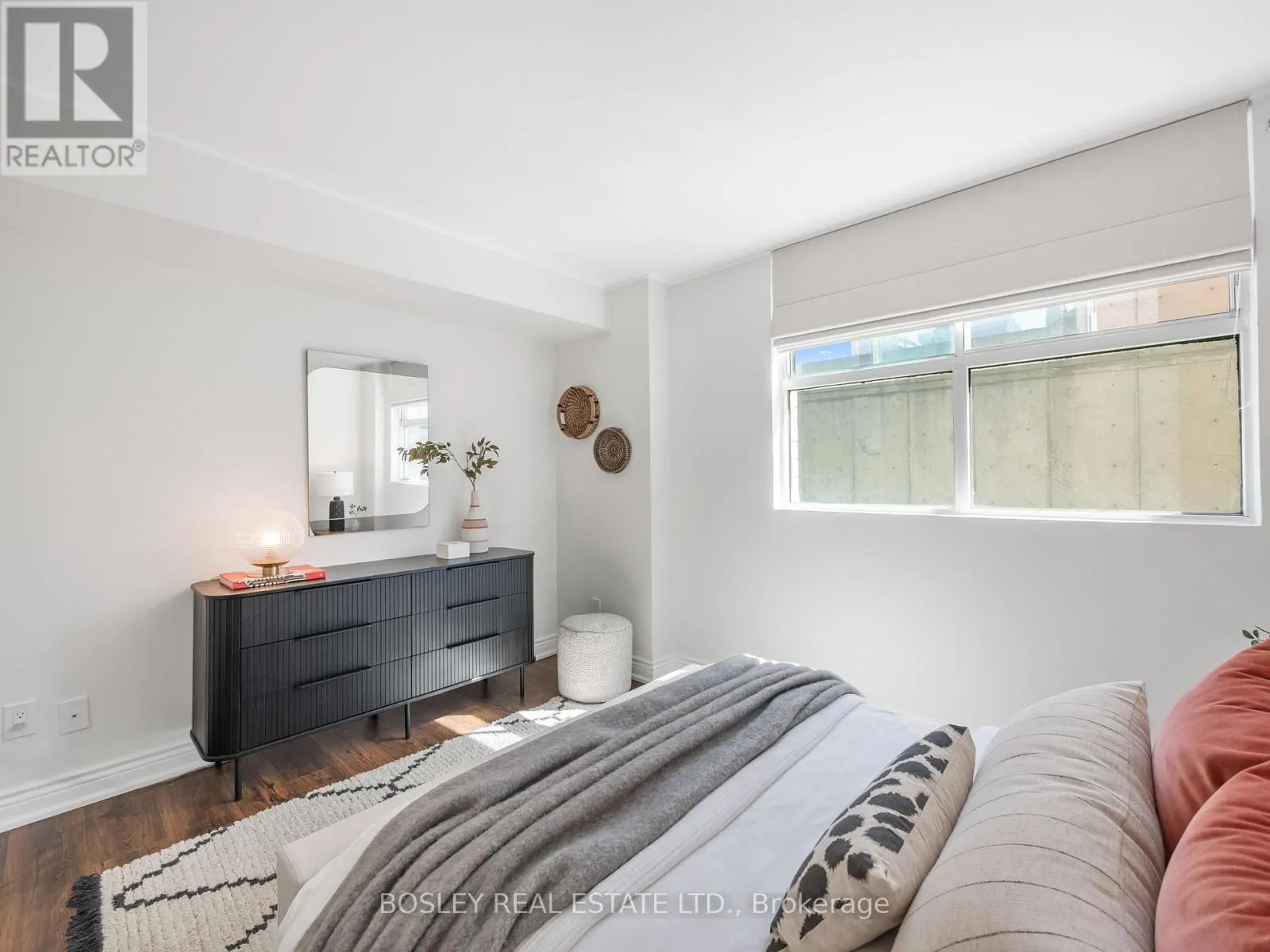 903 - 409 BLOOR STREET E