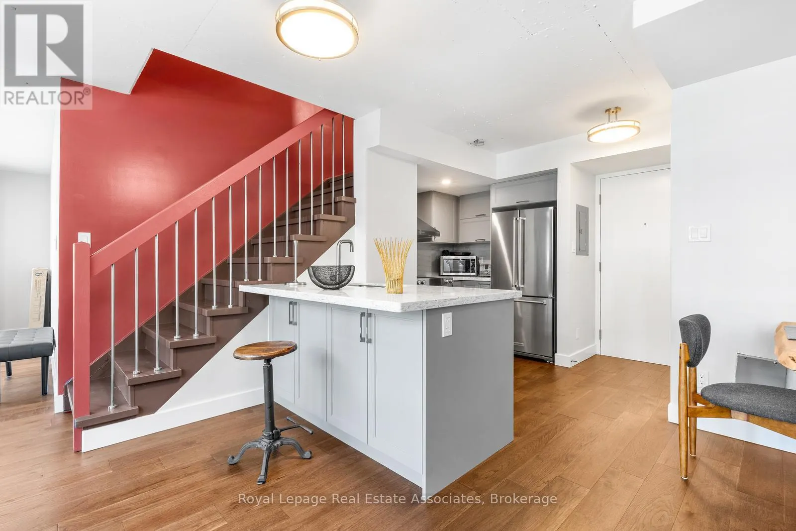 826 - 1029 KING STREET W