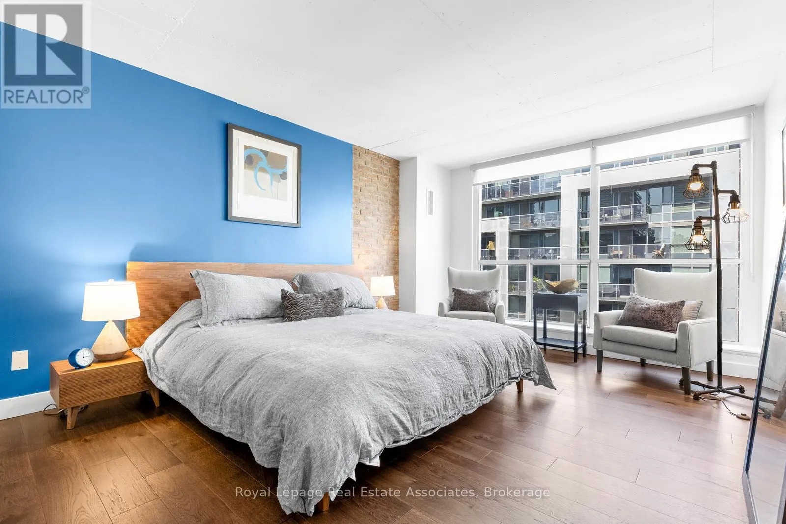 826 - 1029 KING STREET W