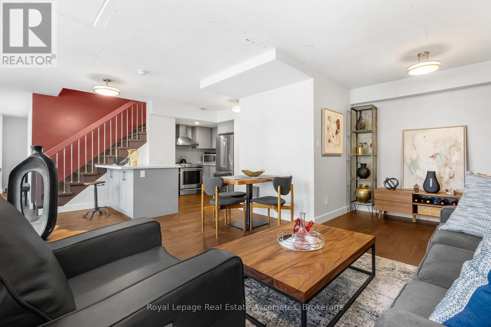 826 - 1029 KING STREET W