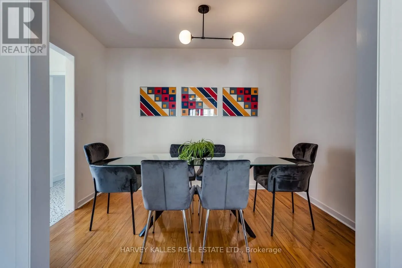 7 MULBERRY CRESCENT