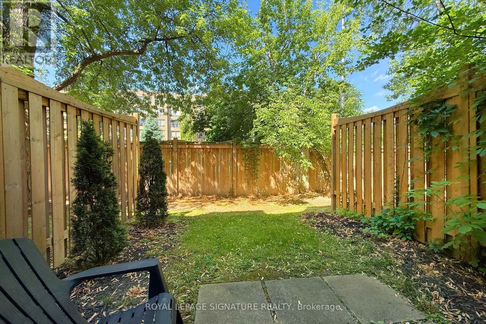 22 DUTCH MYRTLE WAY