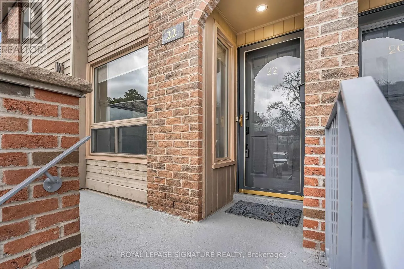 22 DUTCH MYRTLE WAY