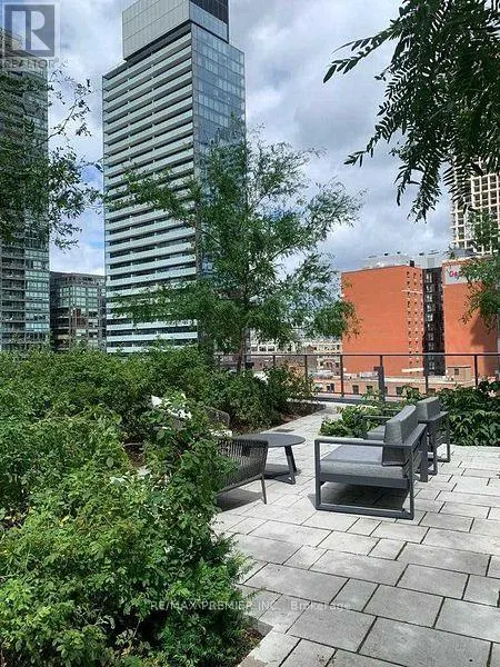 1607 - 115 BLUE JAYS WAY