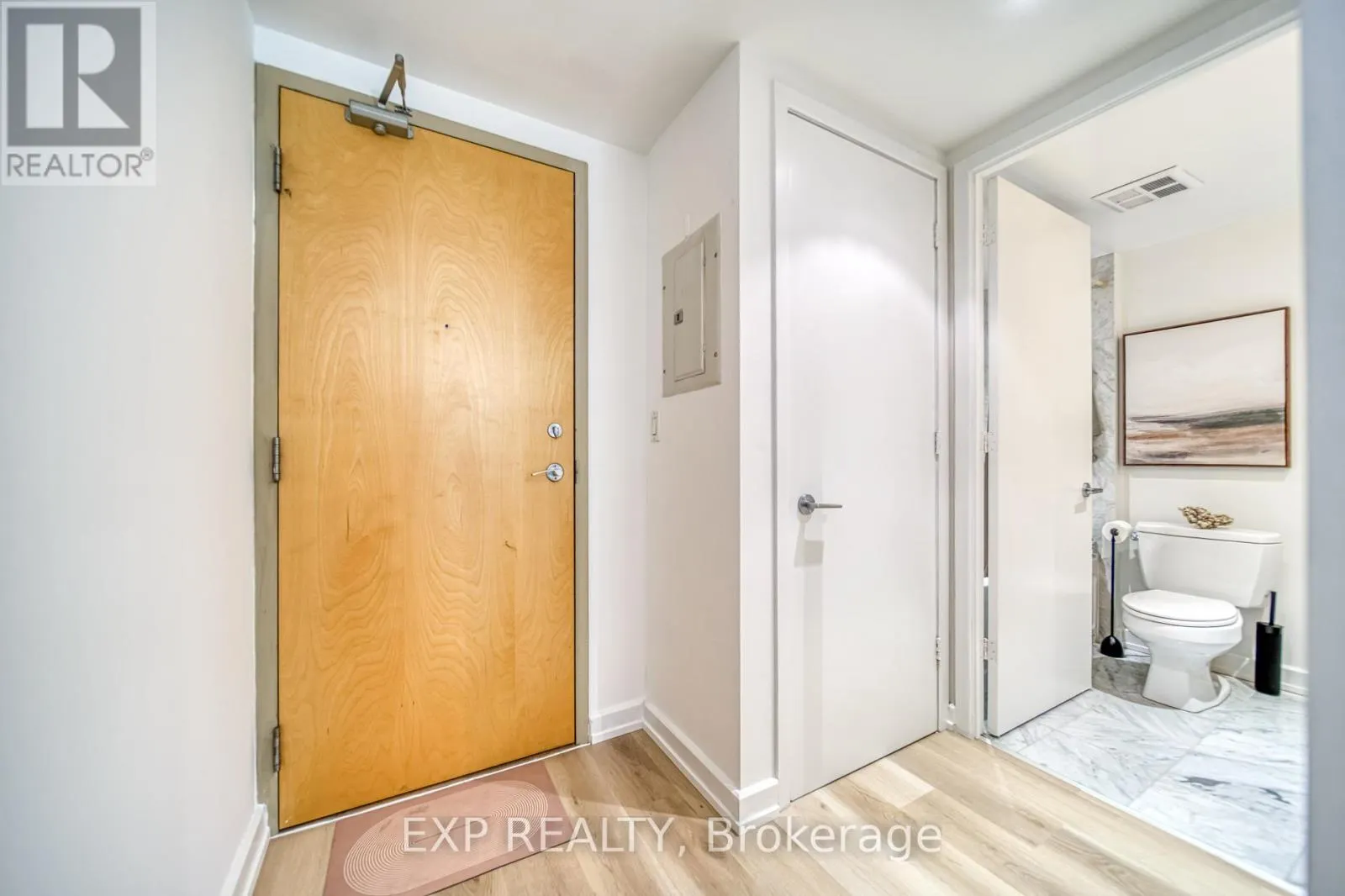 M10 - 350 WELLINGTON STREET W