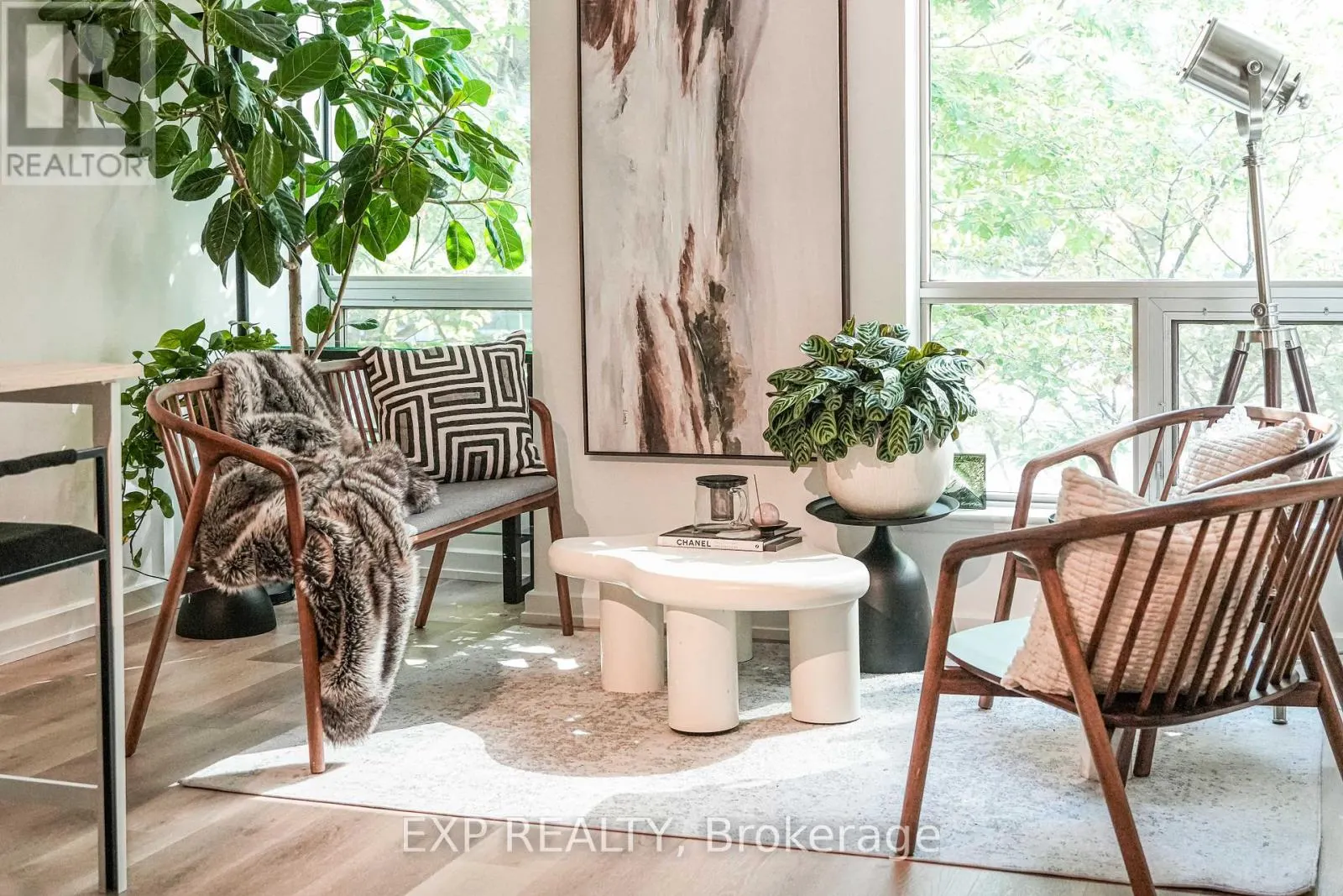 M10 - 350 WELLINGTON STREET W