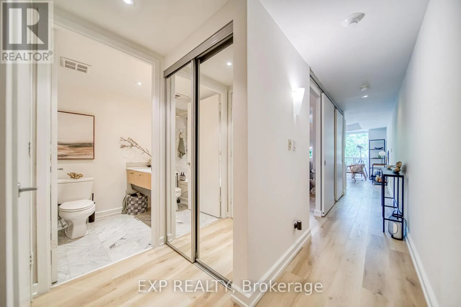 M10 - 350 WELLINGTON STREET W