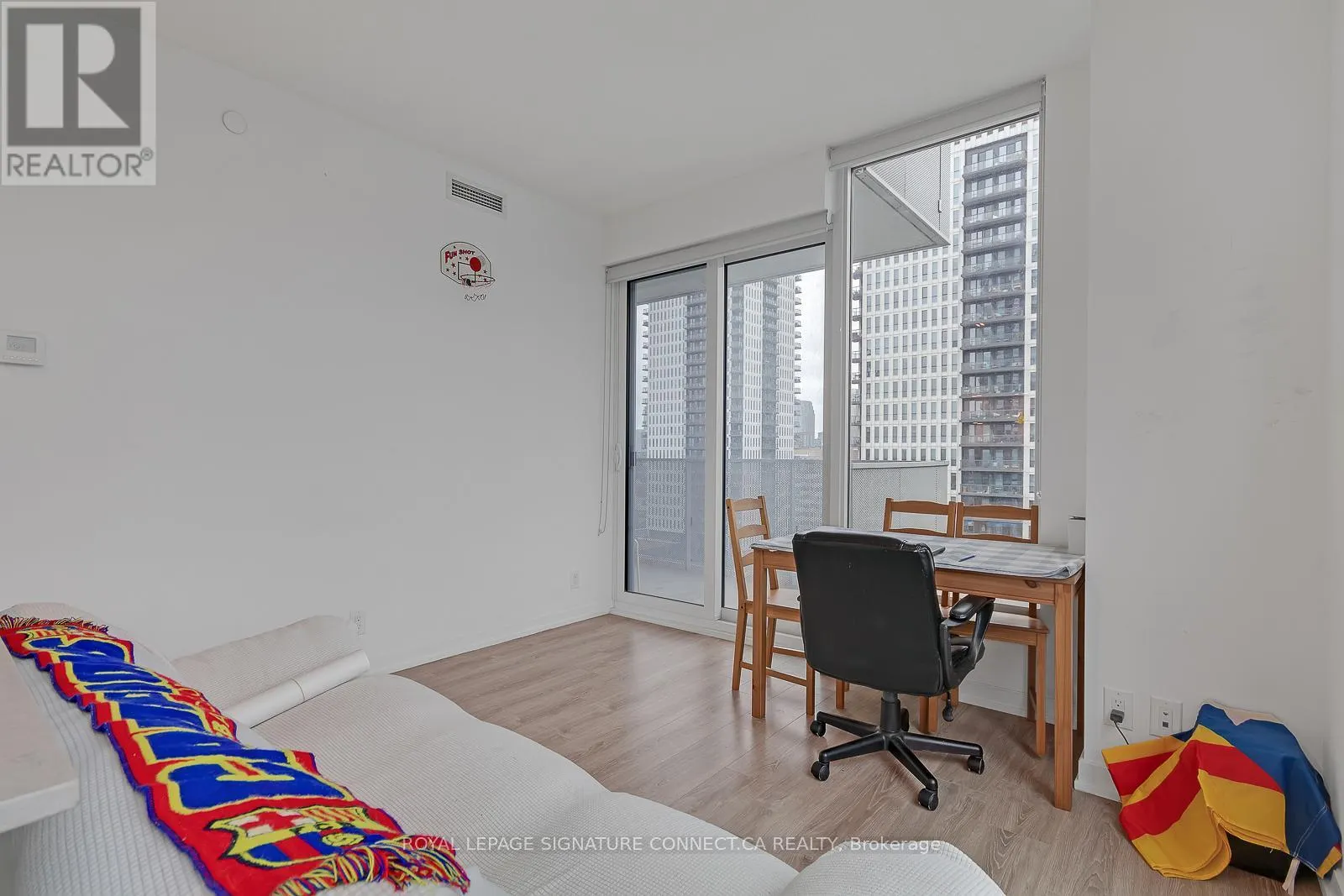 1203 - 20 TUBMAN AVENUE
