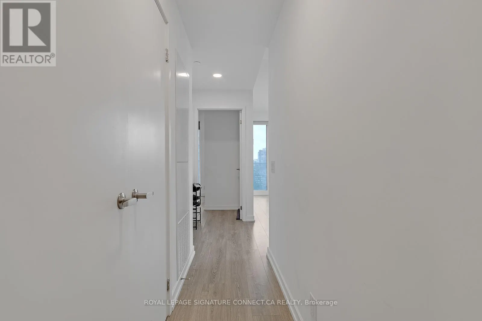 1203 - 20 TUBMAN AVENUE