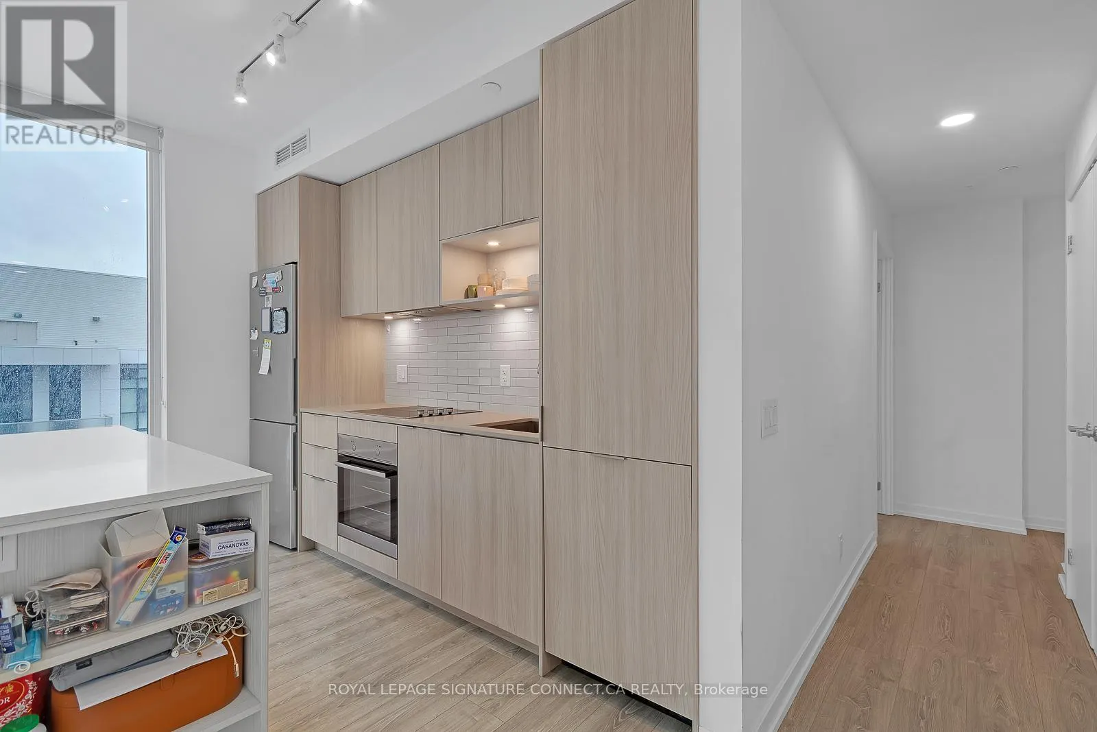 1203 - 20 TUBMAN AVENUE