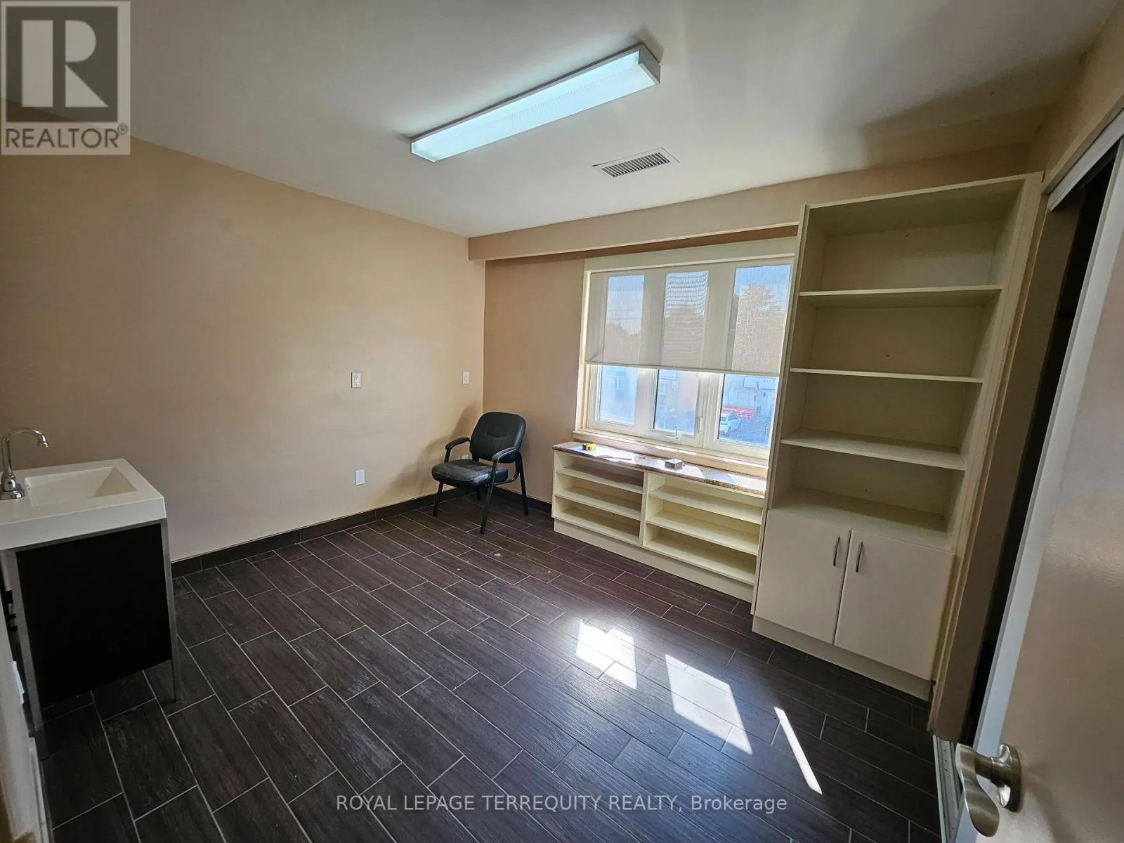 SECOND FLOOR - 116 SHEPPARD AVENUE W