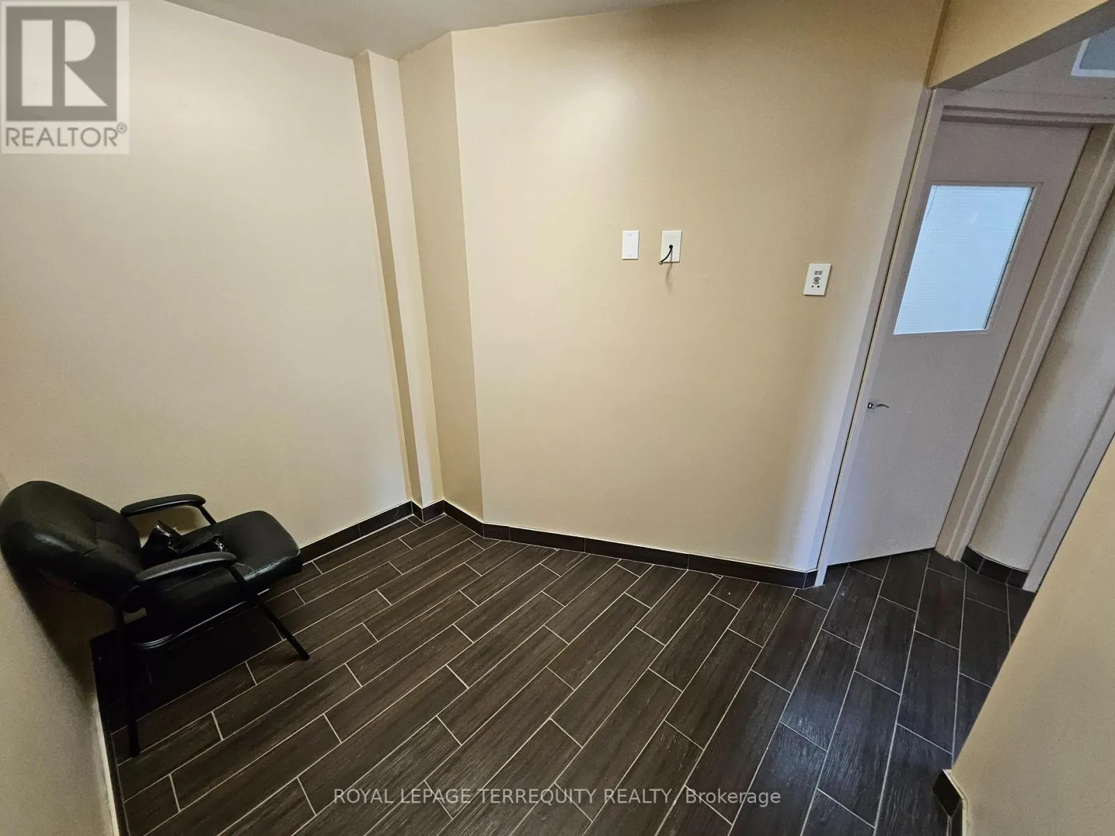 SECOND FLOOR - 116 SHEPPARD AVENUE W