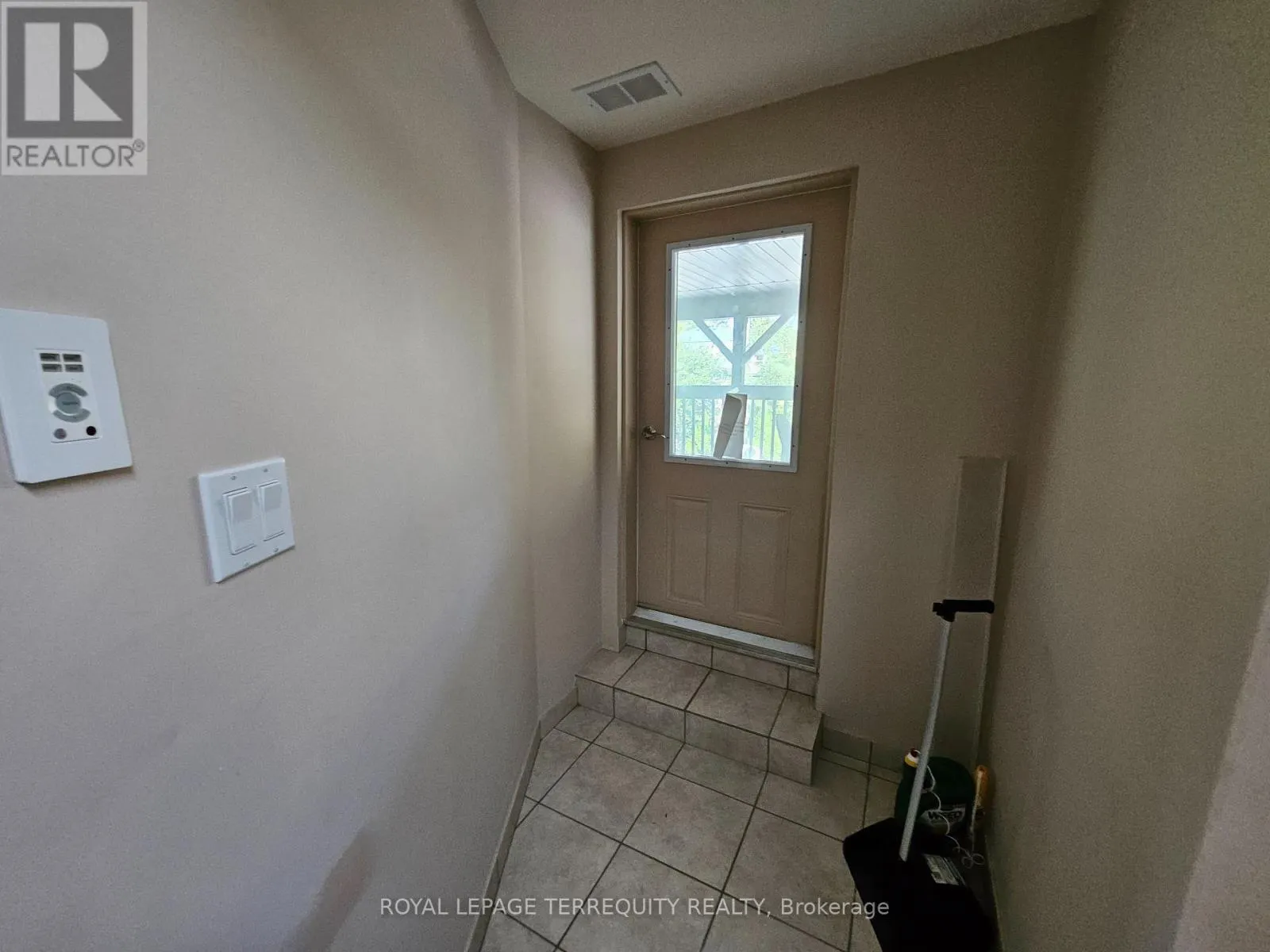 SECOND FLOOR - 116 SHEPPARD AVENUE W