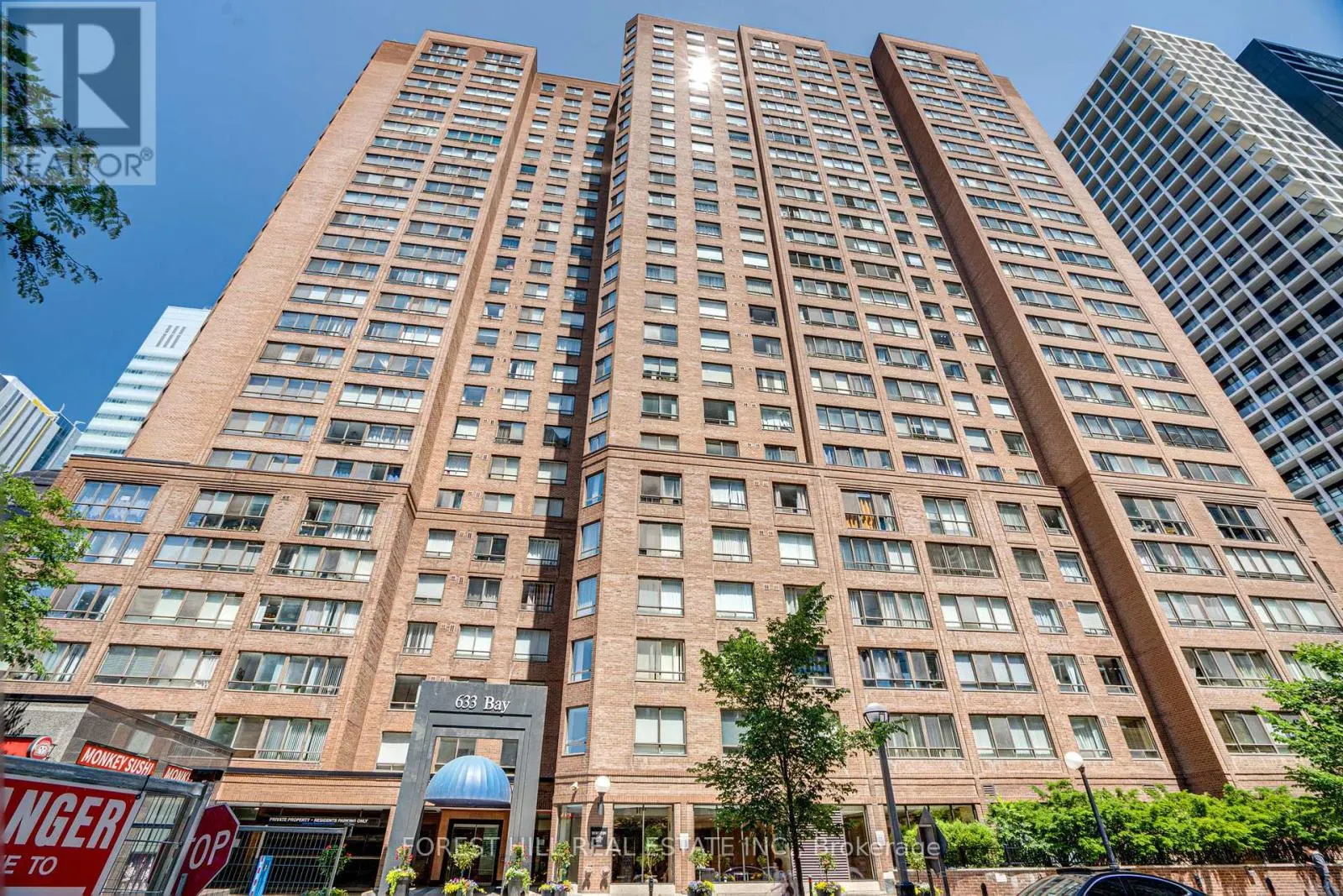 2322 - 633 BAY STREET