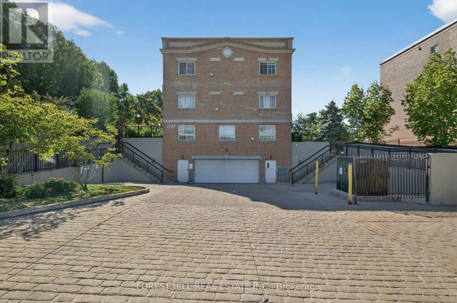 305 - 1785 EGLINTON AVENUE E