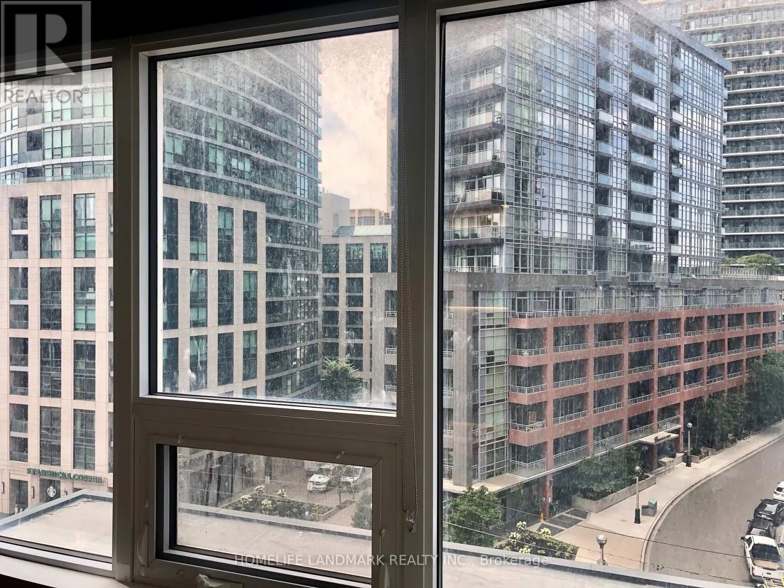 612 - 19 BATHURST STREET