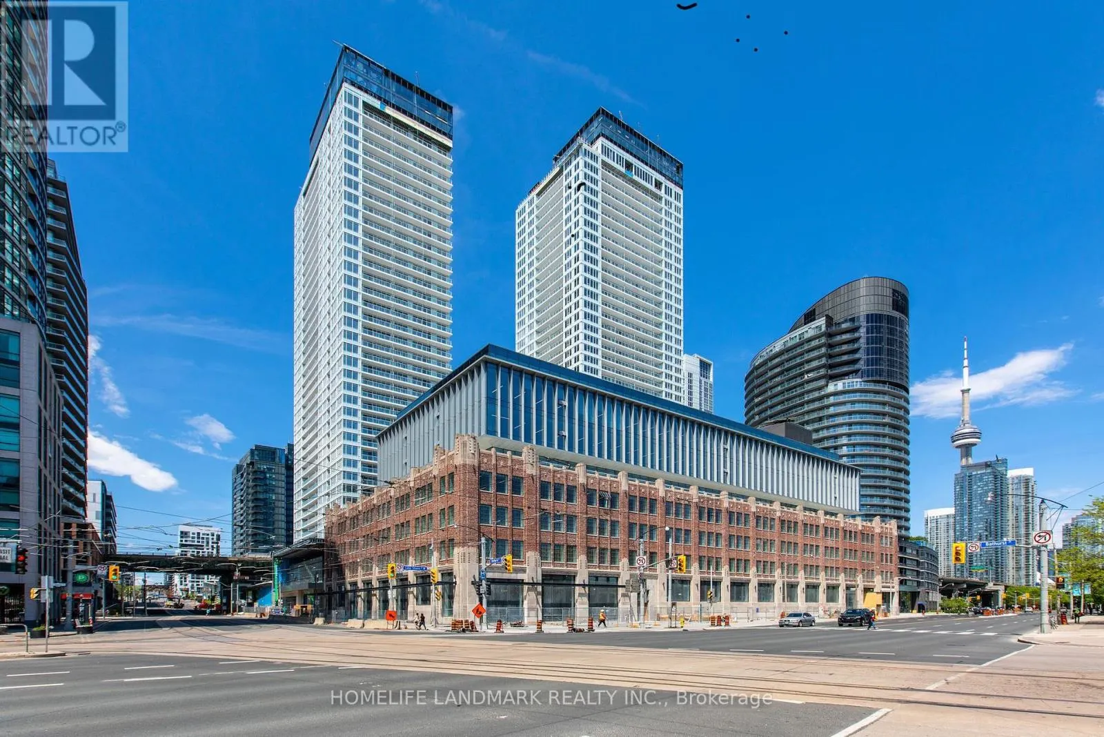 612 - 19 BATHURST STREET