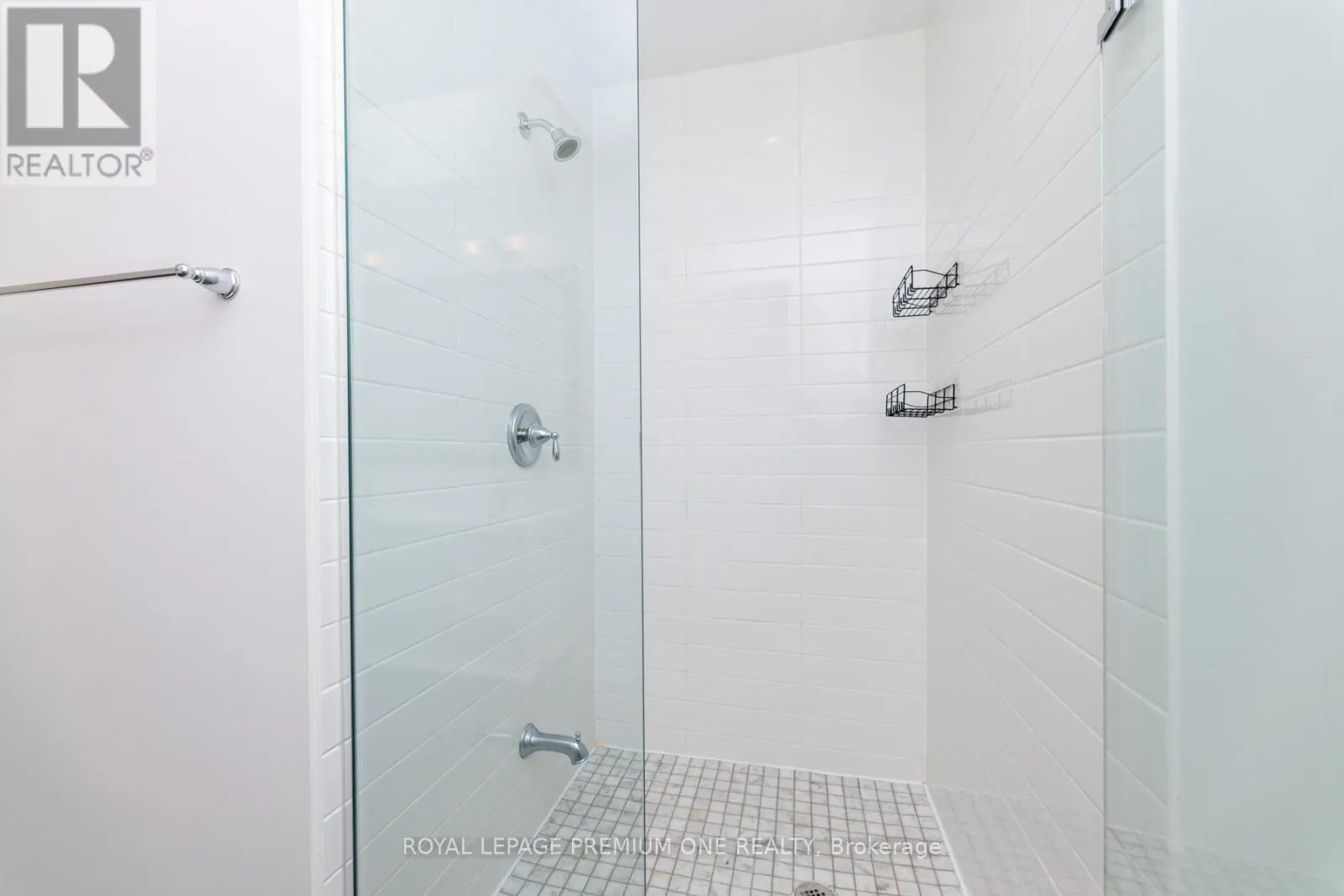 8 - 1145 OSSINGTON AVENUE N